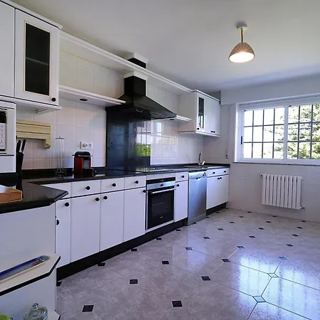 Casa Con Jardin En Fefinanes,