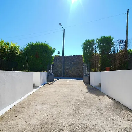 Casa Con Jardin En Fefinanes, *